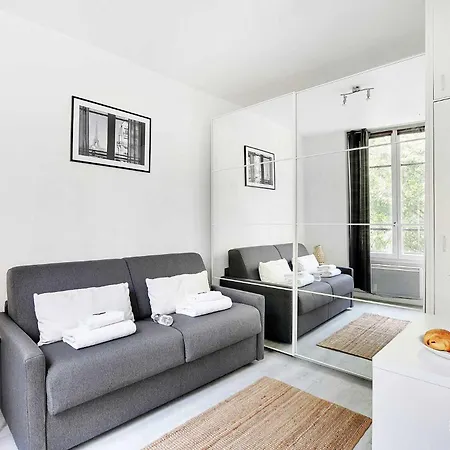 Cosy In The Heart Of The Marais Paris